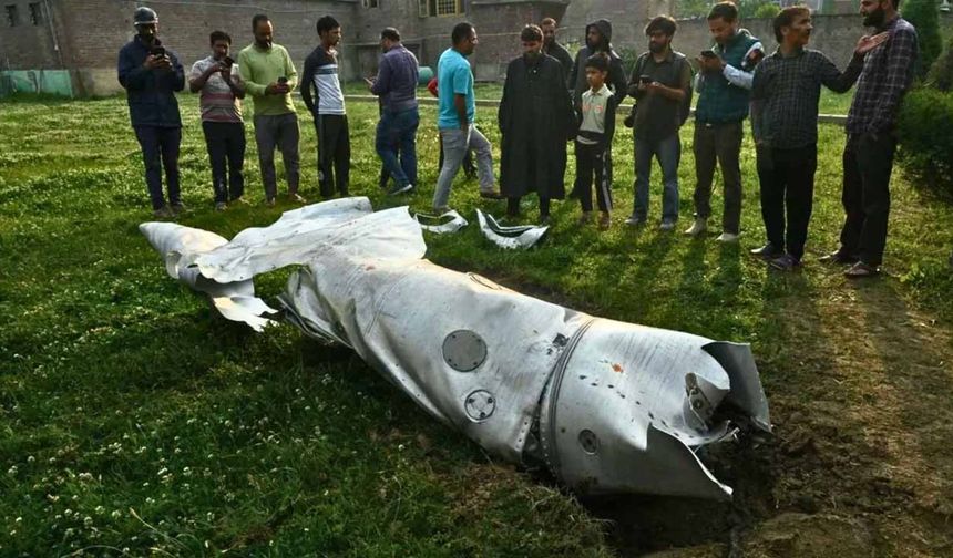 Pakistan: Hindistan’a ait 25 insansız hava aracını düşürdük