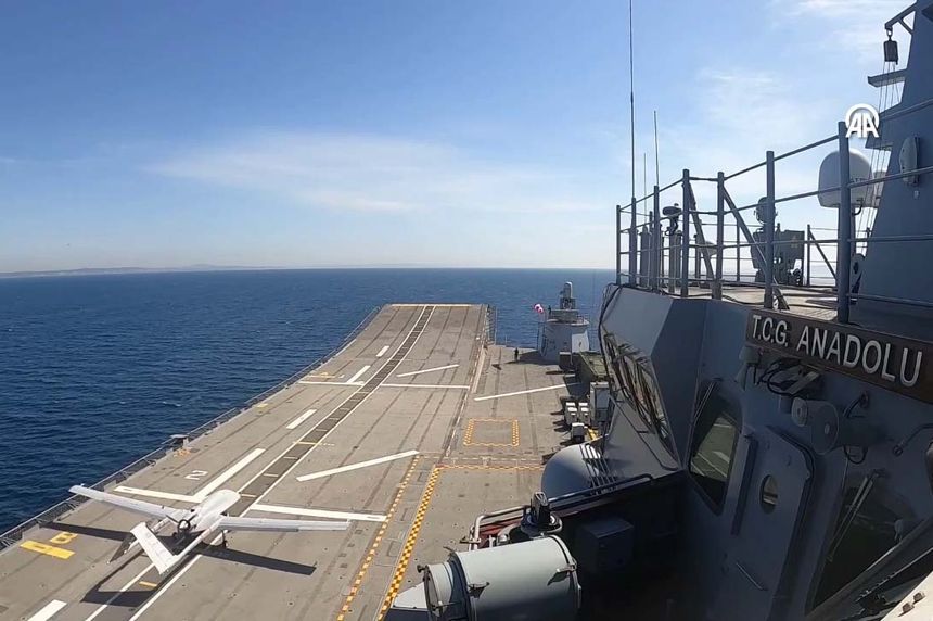 Bayraktar TB3’ten TCG ANADOLU’ya tam otomatik iniş ve kalkış