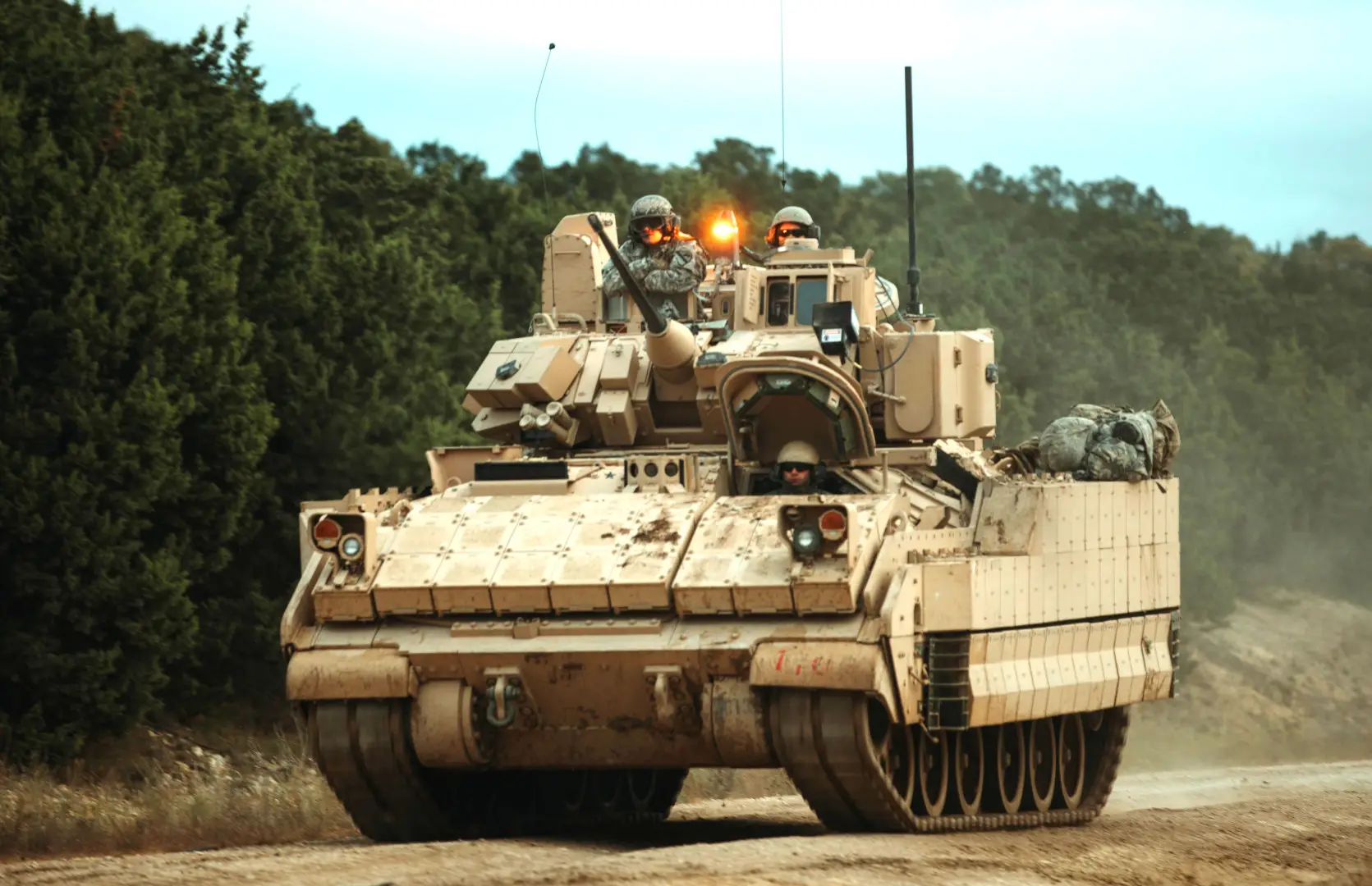 M2A4 Bradley.jpg